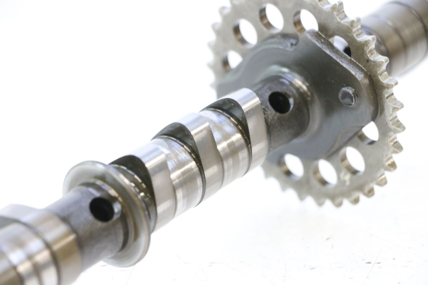photo de INTAKE CAMSHAFT YAMAHA YZF R GENESIS 750 (1993 - 1998) - High-resolution close-up