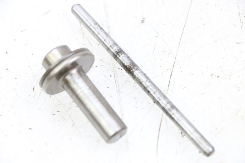 photo de CLUTCH SHAFT SUZUKI GSR 750 (2011 - 2017) - Zoom on usage condition