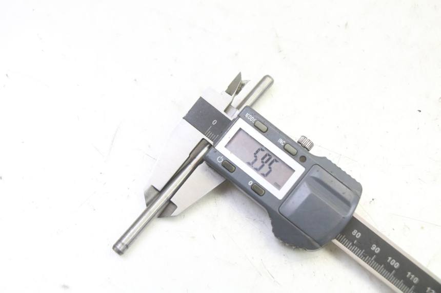 photo de CLUTCH SHAFT SUZUKI SV S 650 (2003 - 2009) - Technical close-up