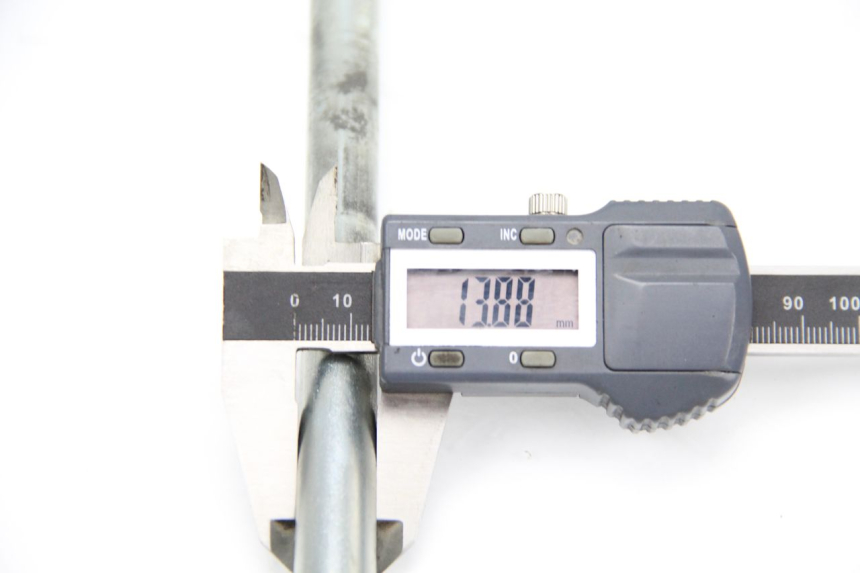 photo de SWING ARM AXLE HYOSUNG AQUILA GV 125 (2009 - 2016) - Technical close-up