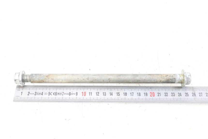 photo de SWINGARM PIVOT BOLT HYOSUNG GV AQUILA 125 (2000 - 2009) - Alternative perspective