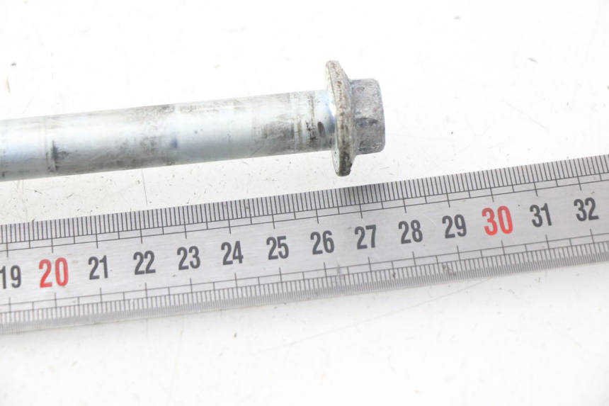 photo de SWINGARM PIVOT AXIS HONDA CA REBEL 125 (1995 - 2001) - Component detail