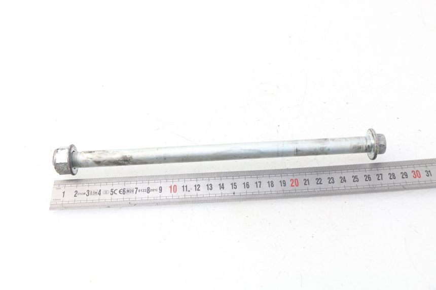 photo de SWINGARM PIVOT AXIS HONDA CA REBEL 125 (1995 - 2001) - Zoom on usage condition