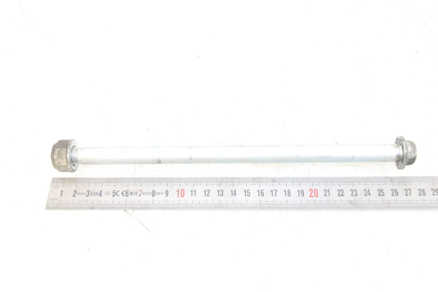 photo de SWINGARM PIVOT AXIS HONDA CA REBEL 125 (1995 - 2001) - Alternative perspective