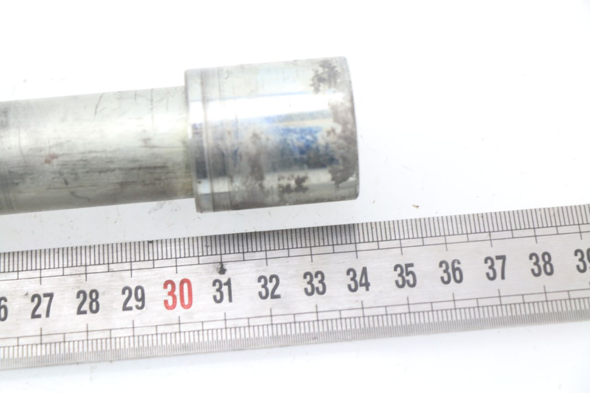 photo de SWING ARM AXLE HONDA CBR 929 RR FIREBLADE 900 (2000 - 2001) - Product overview