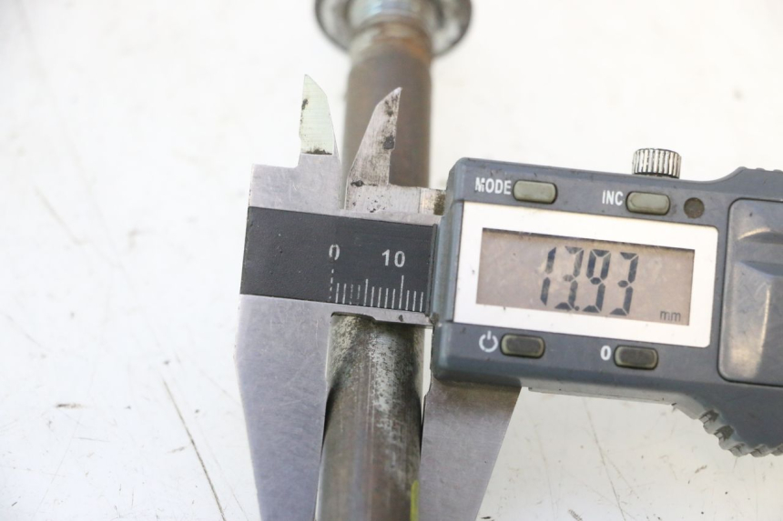 photo de SWING ARM AXLE MASH DIRT TRACK 50 (2018 - 2020) - Component detail