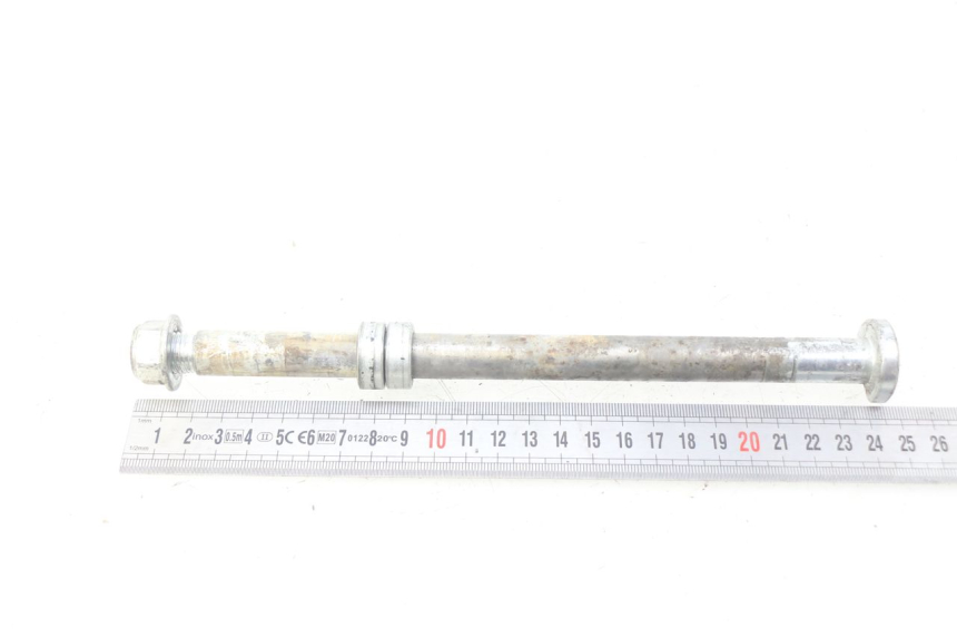 photo de SWINGARM PIVOT AXIS XTRM FACTORY DIRTBIKE BSE 150 - Zoom on usage condition