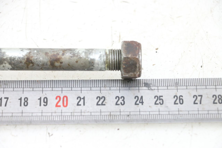 photo de SWING ARM AXLE YAMAHA DTLC 125 (1982 - 1987) - Zoom on usage condition