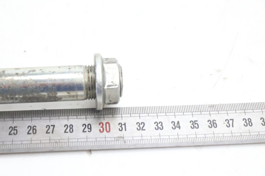 photo de SWING ARM AXLE KAWASAKI ER-6 ER6 N 650 (2005 - 2009) - Technical close-up