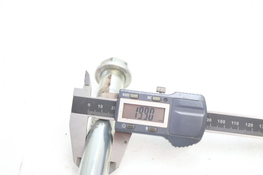 photo de SWING ARM AXLE KAWASAKI ER-6 ER6 N 650 (2005 - 2009) - Product overview