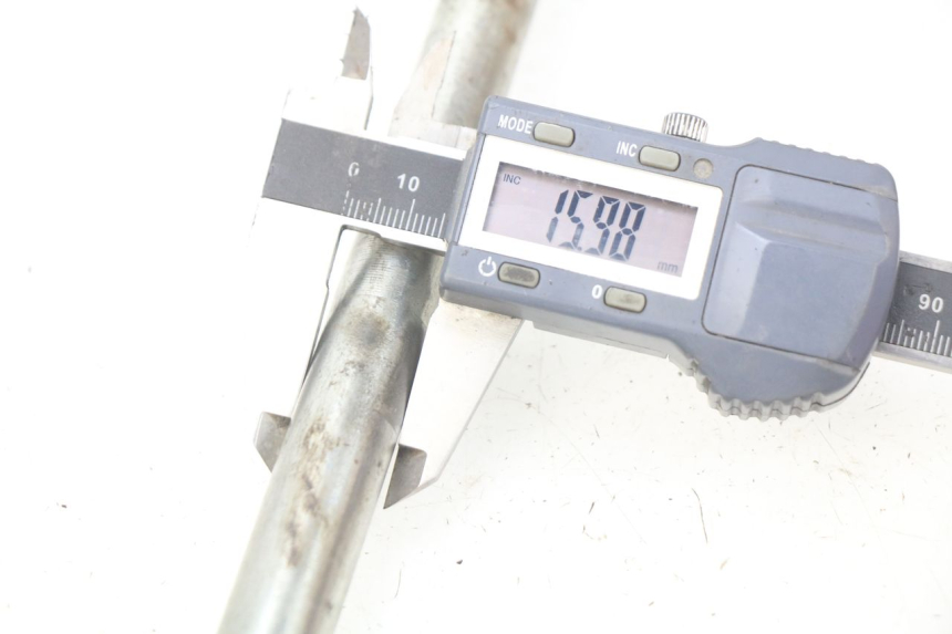 photo de SWINGARM PIVOT BOLT YAMAHA FJ 3CX 1200 (1986 - 1996) - Component detail