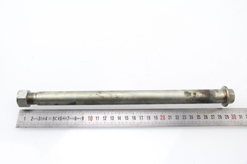 photo de Swingarm pivot SUZUKI GSF N BANDIT 600 (2000 - 2004) - Alternative perspective