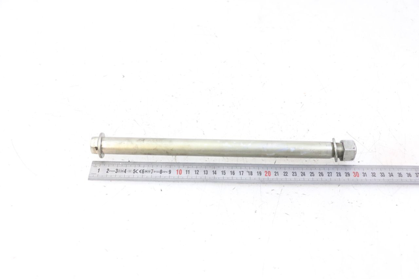 photo de SWING ARM AXLE SUZUKI GSR 750 (2011 - 2017) - Alternative perspective