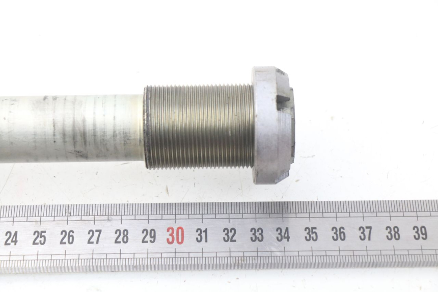 photo de SWING ARM AXLE SUZUKI GSX-R GSXR 600 (2001 - 2003) - Component detail