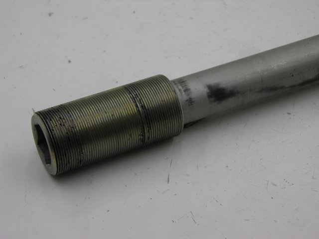 photo de SWING ARM AXLE KAWASAKI Z 750 (2003 - 2006) - Component detail