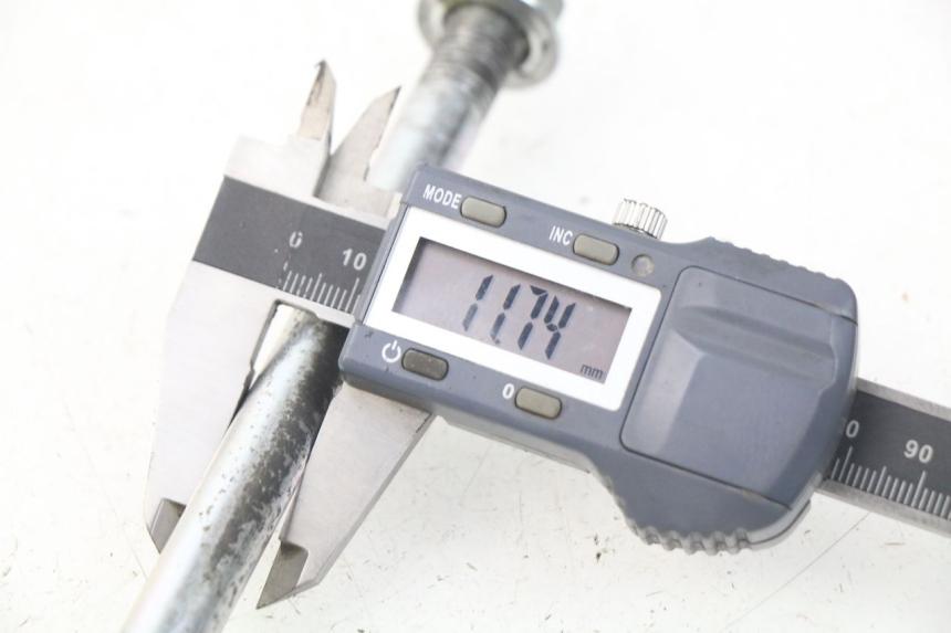 photo de SWINGARM PIVOT BOLT APOLLO RFZ 150 - Alternative perspective