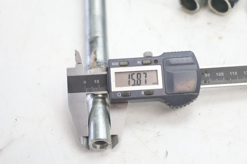 photo de SWING ARM AXLE HARLEY DAVIDSON ROAD GLIDE FLTRXSE 1920 (2018 - 2022) - Product overview