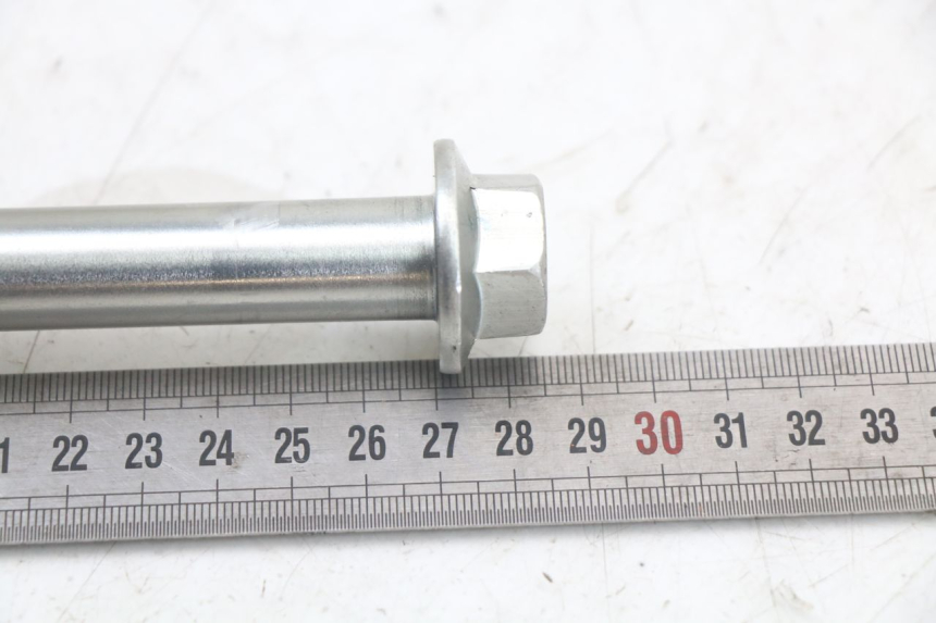 photo de SWING ARM AXLE ROYAL ENFIELD CONTINENTAL GT 650 (2019 - 2024) - Alternative perspective