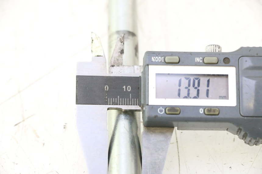 photo de SWING ARM AXLE MASH SEVENTY FIVE 125 (2013 - 2021) - Alternative perspective