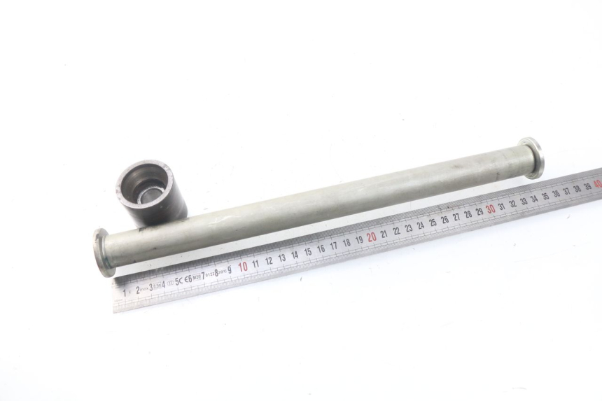 photo de SWING ARM AXLE TRIUMPH SPRINT ST ABS 1050 (2005 - 2007) - Zoom on usage condition