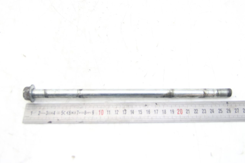 photo de SWINGARM PIVOT BOLT YAMAHA SR 125 (1982 - 2003) - Zoom on usage condition