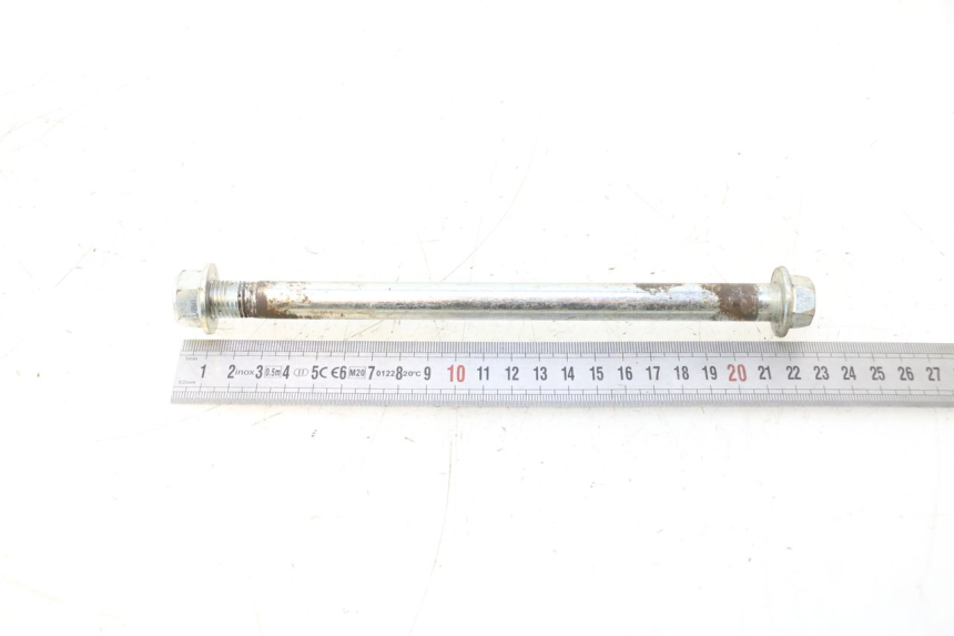 photo de SWING ARM AXLE YAMASAKI STREET 50 (2013 - 2018) - Zoom on usage condition