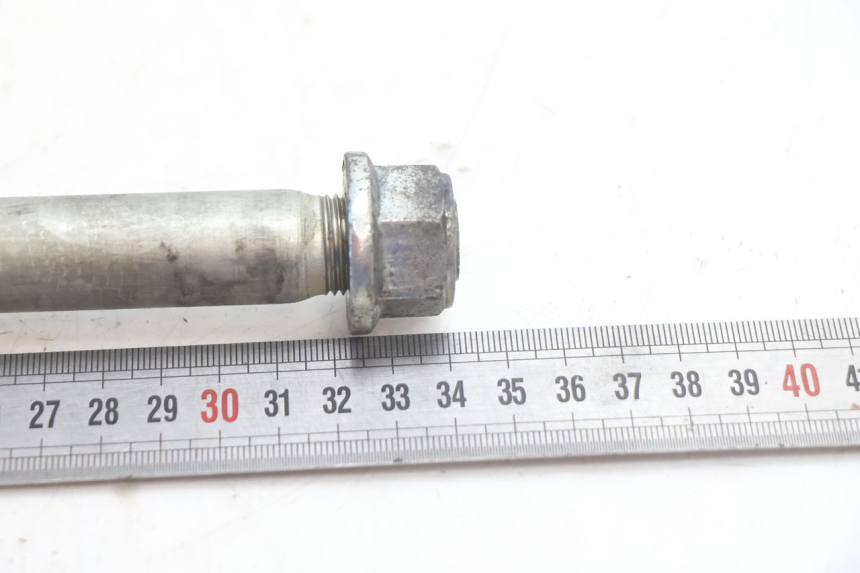 photo de SWING ARM AXLE SUZUKI SV S 650 (2003 - 2009) - Alternative perspective