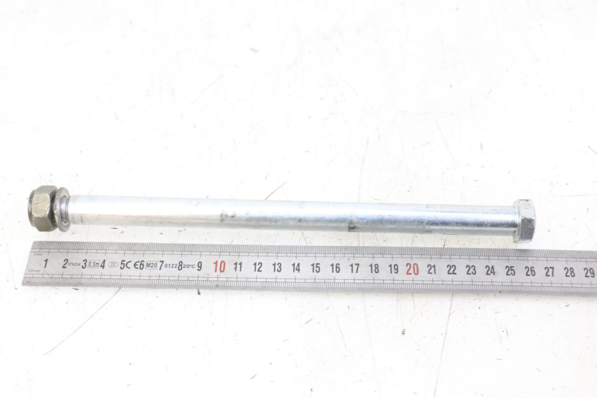 photo de SWING ARM AXLE YAMAHA TDR DELTABOX 125 (1997 - 2003) - Alternative perspective