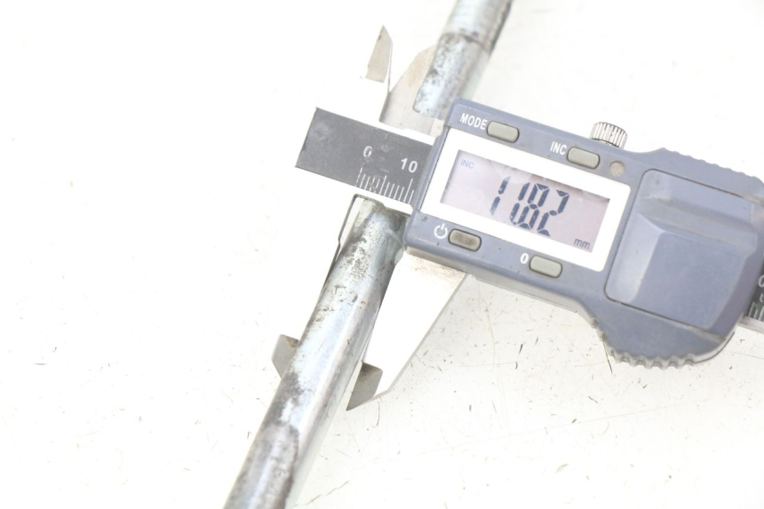 photo de SWING ARM AXLE NITRO MOTORS THUNDER 125 - Component detail