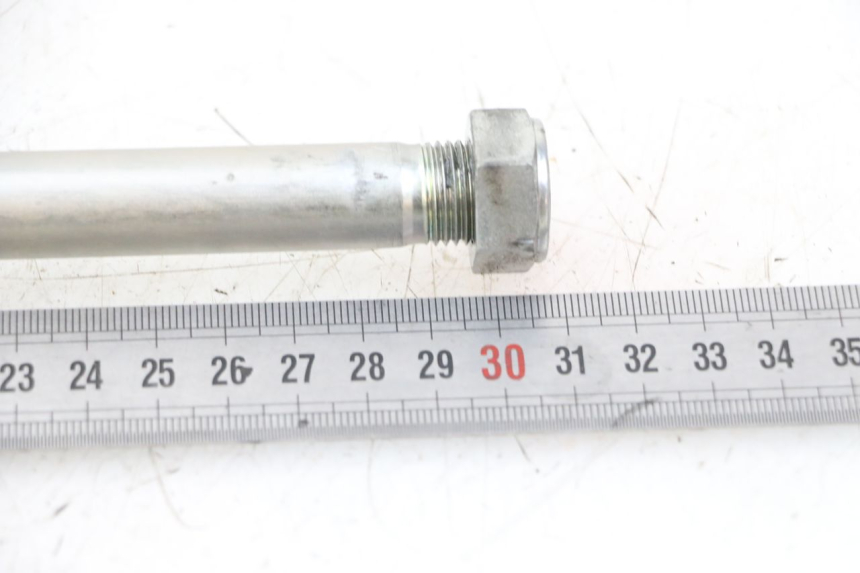 photo de SWING ARM AXLE YAMAHA TRACER 7 700 (2020 - 2024) - Zoom on usage condition