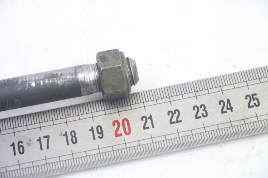 photo de SWING ARM AXLE YAMAHA TTR 125 (2000 - 2020) - Alternative perspective