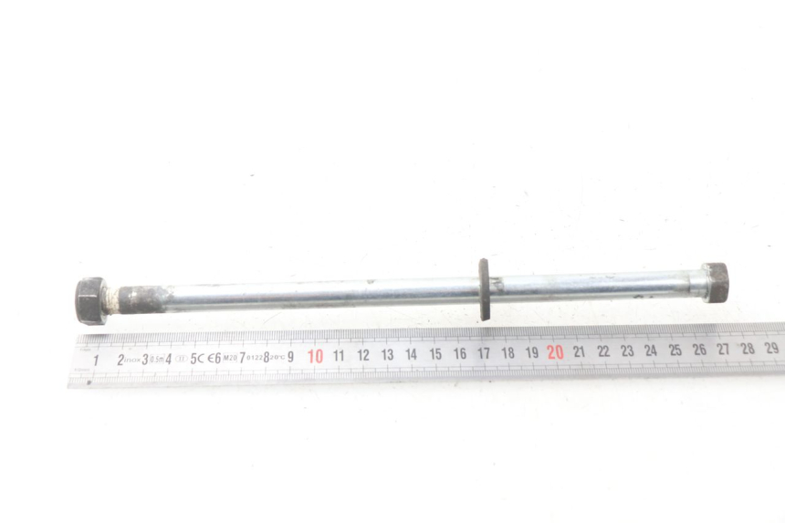 photo de SWING ARM AXLE YAMAHA TW 125 (1998 - 2002) - Zoom on usage condition