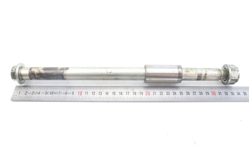 photo de SWINGARM PIVOT AXIS HONDA VFR FI RC46 800 (1998 - 2001) - Alternative perspective