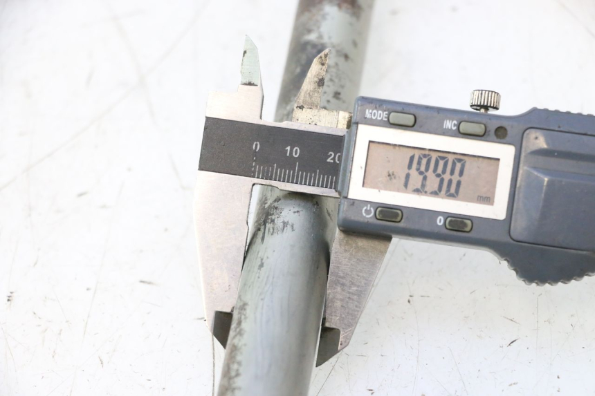 photo de SWINGARM PIVOT AXIS HONDA VFR FI RC46 800 (1998 - 2001) - Component detail