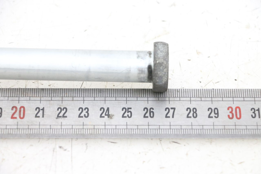 photo de Swingarm pivot bolt SUZUKI VL INTRUDER 125 (2004 - 2007) - Component detail