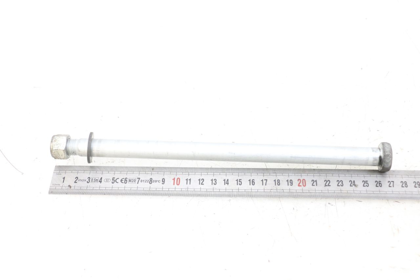 photo de Swingarm pivot bolt SUZUKI VL INTRUDER 125 (2004 - 2007) - Zoom on usage condition