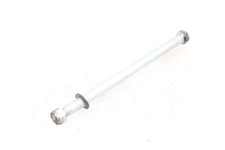 photo de Swingarm pivot bolt SUZUKI VL INTRUDER 125 (2004 - 2007) - Technical close-up