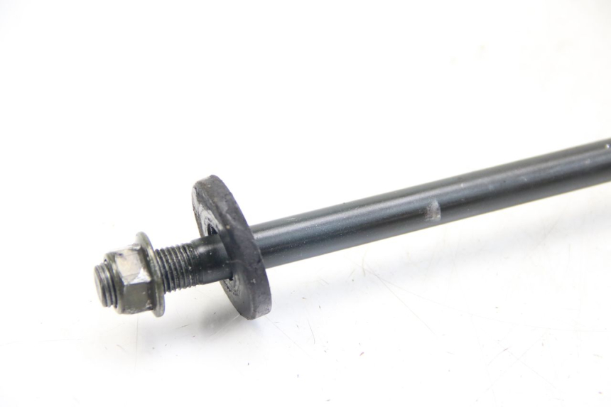 photo de SWINGARM PIVOT AXIS SYM WOLF SB 125 (2011 - 2018) - Technical close-up