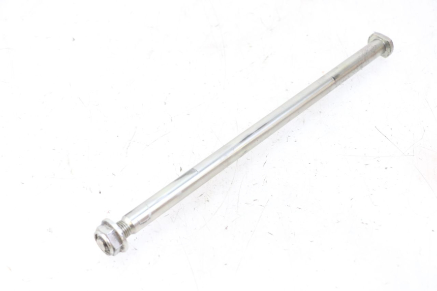 photo de SWING ARM AXLE YAMAHA XJ6 ABS 600 (2008 - 2016) - Zoom on usage condition