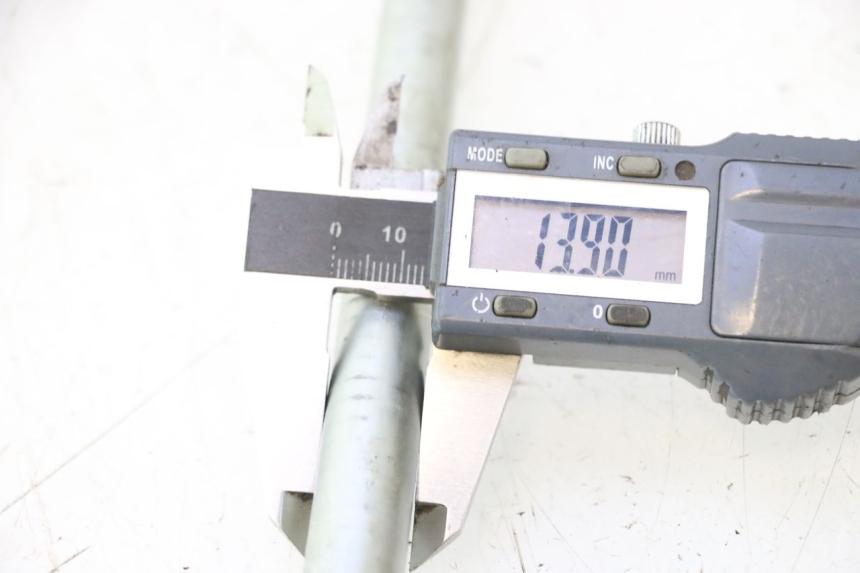 photo de SWING ARM AXLE HONDA XLV VARADERO 125 (2007 - 2012) - Component detail