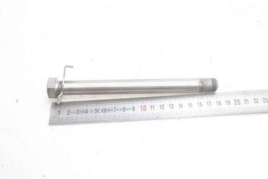 photo de SWING ARM AXLE YAMAHA XV VIRAGO 535 (1988 - 2004) - Zoom on usage condition
