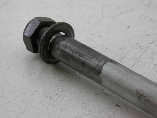 photo de SWING ARM AXLE YAMAHA FZS FAZER 1000 (2003 - 2005) - Component detail