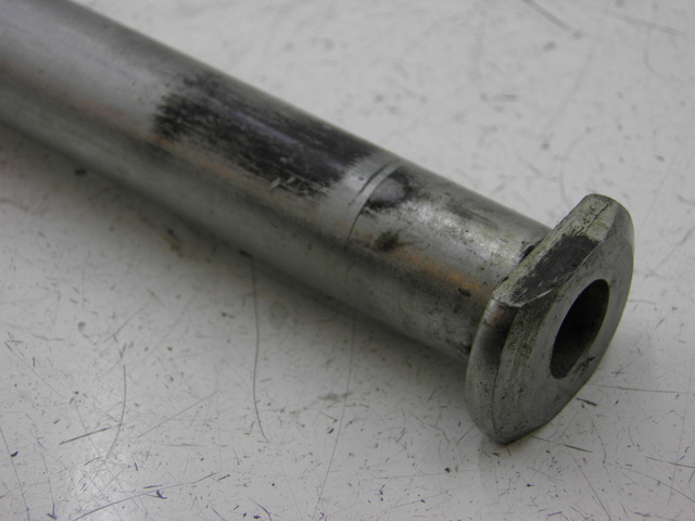 photo de SWING ARM AXLE YAMAHA FZS FAZER 1000 (2003 - 2005) - Zoom on usage condition