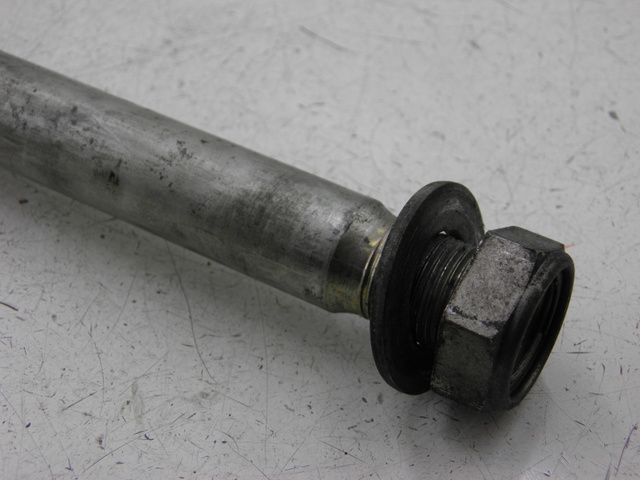 photo de SWING ARM AXLE YAMAHA TDM 900 (2004 - 2006) - Component detail