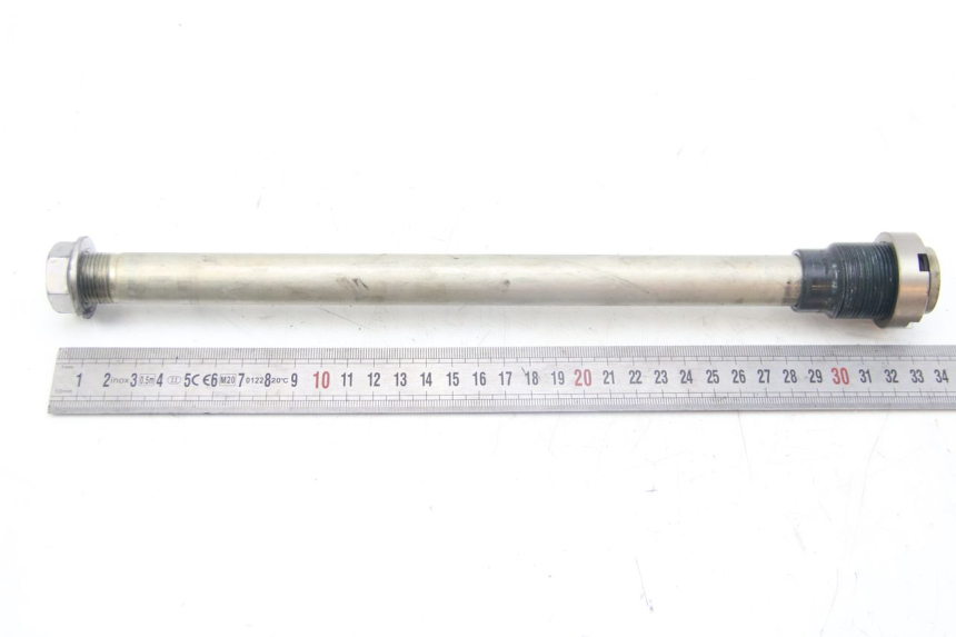 photo de SWINGARM PIVOT AXIS KAWASAKI Z ABS 1000 (2014 - 2020) - Alternative perspective