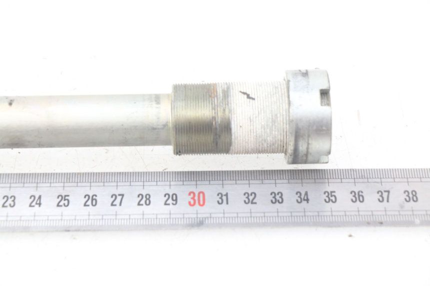 photo de SWINGARM PIVOT AXIS KAWASAKI Z S 750 (2003 - 2006) - Component detail