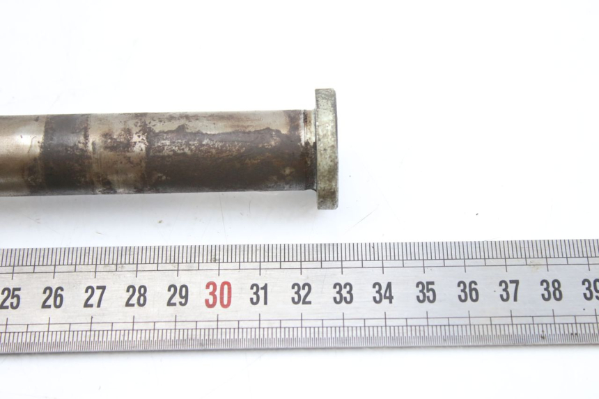 photo de SWINGARM PIVOT BOLT KAWASAKI ZEPHYR 1100 ( - 1995) - Fixing points details