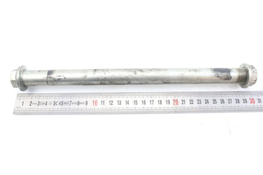 photo de SWINGARM PIVOT BOLT KAWASAKI ZZR 600 (1995 - 2004) - Alternative perspective