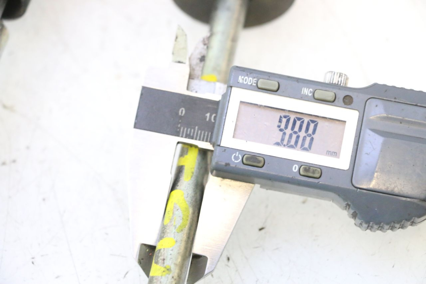 photo de ENGINE AXLE HONDA FJS SILVER WING SILVERWING 400 (2005 - 2008) - Fixing points details