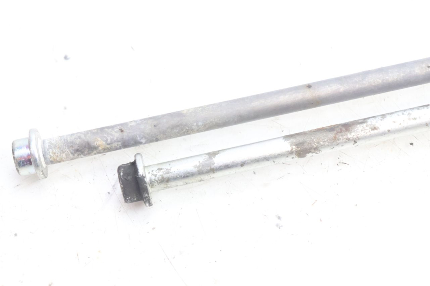 photo de ENGINE AXLE YAMAHA FZ8 800 (2010 - 2016) - Alternative perspective